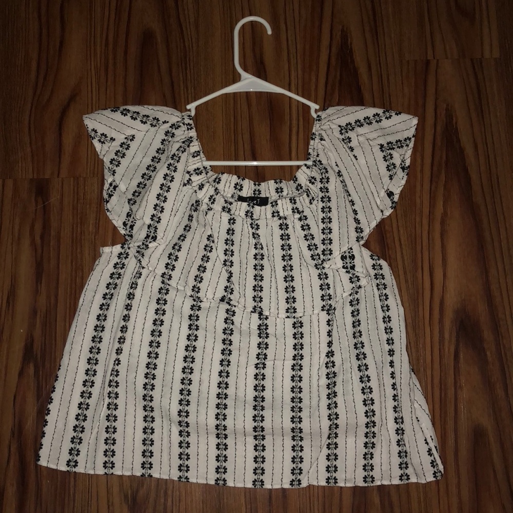 Flower bring blouse/ black and white